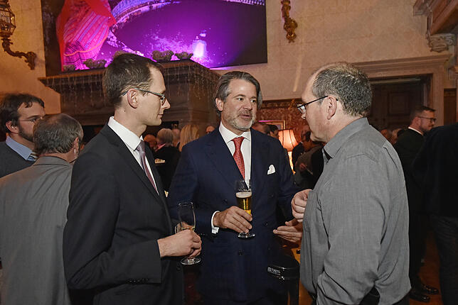 Christian Erbprinz zu Füstenberg (Mitte) im Austausch mit den Gästen wie Bräunlingen Bürgermeister Micha Bächle.