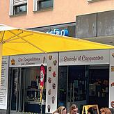 In dem Eiscafé „Il Cappuccino“ kostet eine Kugel Eis 1,50 Euro.