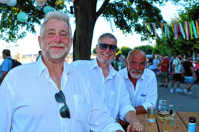 Bild 6: Seenachtfest 2024: Bald beginnt das große Feuerwerk und die Besucher strömen ans Bodenseeufer