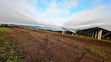 Für den Klimaschutz: Die neue Solaranlage auf der Bad Dürrheimer Hirschhalde. Noch sind nicht alle Kollektoren montiert. Bild: Norbert ...