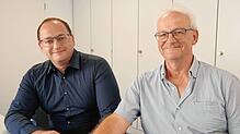 Bürgermeisterstellvertreter Christoph Schwab (links, SPD-Gemeinderat) und seinem Vater Armin Schwab bereiten die jüngsten Ereignisse in ...