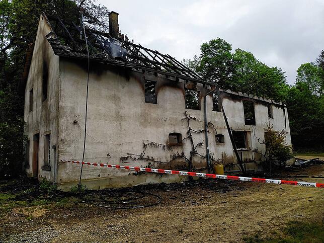 Bild 2: So sieht es am Tag nach dem Brand in Schwackenreute aus