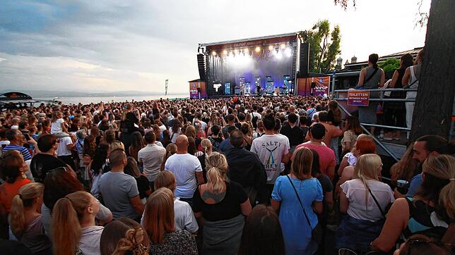 Open Air direkt am See, wie hier im Bild 2023, und im Innenhof der Caserne: Das bietet das Festival FN:POP zum zweiten Mal. Den Auftakt ...