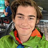 Noah Krüger weiß jetzt, dass er keine Kleidung mit der Aufschrift „Rettungsschwimmer“ tragen darf. Er wäre gerne Mitglied in ...