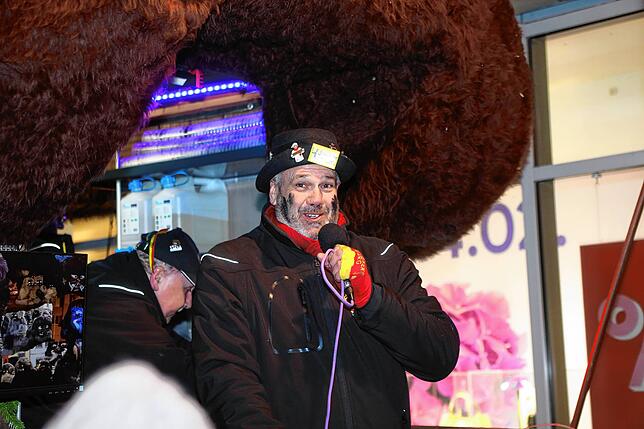 Bild 15: Endlich! Butzenlauf stimmt Konstanzer auf die Straßenfasnacht ein