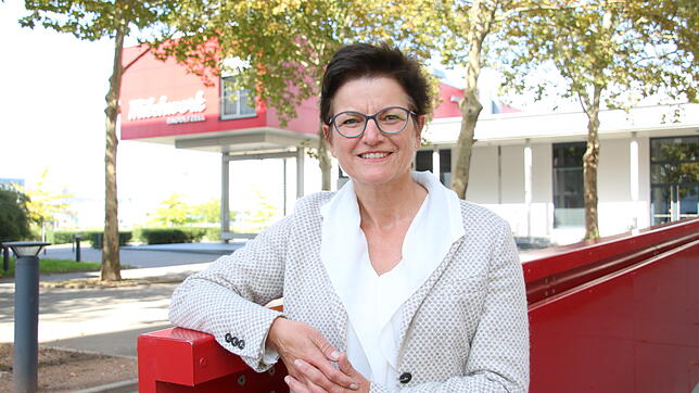 Den Bau der roten Rampe ins Milchwerk zählt sie zu ihren Erfolgen: Monika Laule (58) will eine zweite Amtszeit als Erste Beigeorndete ...