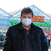 Mario Schindler macht vom Click&Collect-Angebot Gebrauch und hat einen Hubwagen abgeholt.