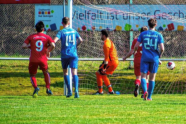 Bild 17: TuS Efringen-Kirchen gelingt ein 3:1 im Abstiegskampf beim FC Wallbach &ndash; und wir haben Bilder!