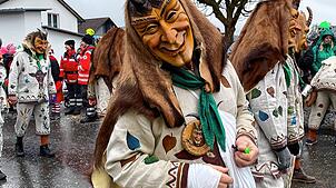 Die Geissenzunft Weizen ist bereit für das Narrentreffen. Bild: Katharina Vogelbacher