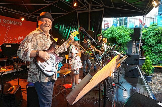Bild 37: Jazzfest verbreitet trotz Regen gute Laune