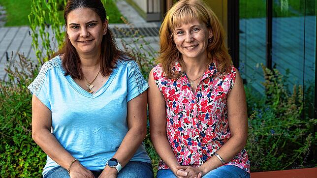 Die eine Muslima, die andere orthodoxe Christin: Rana Alsoufi (links) und ihre Kollegin Oksana Dill arbeiten beide sehr gerne im ...