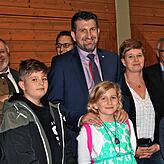 Jonas, Ralph, Lena und Diana Gerster nach seiner Wiederwahl im Jahr 2017.