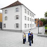 Hier in der Bischofsvilla am Seerhein ist das Exzellenzcluster „Kulturelle Grundlagen von Identität“ zuhause. Künftig muss ...
