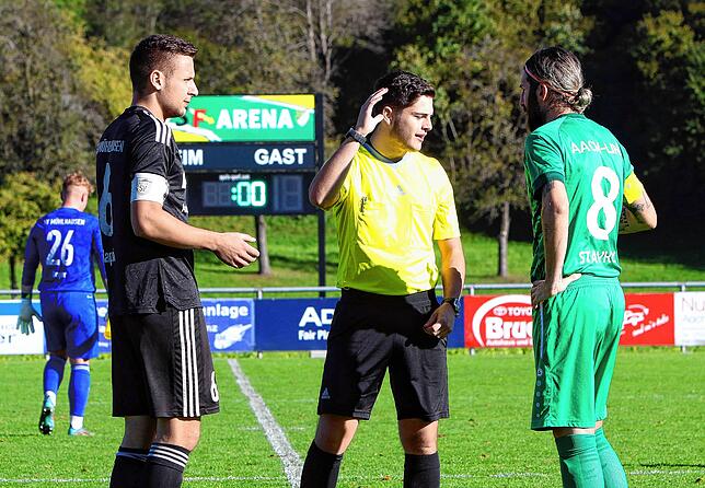 Bild 17: Spannendes, torreiches Duell zwischen TSV Aach-Linz und SV Mühlhausen. Wir haben die besten Bilder!