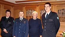 Ehrungen für langjährige Mitglieder bei der Feuerwehrabteilung Dittishausen (von links): Adjutant Marco Maier, Dietmar Buchmeier (50 ...