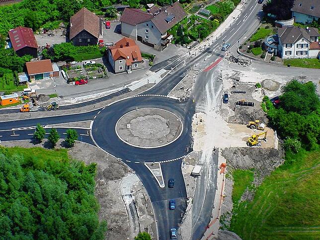 Der fast fertige Rißtorf-Kreisel im Juni 2001.