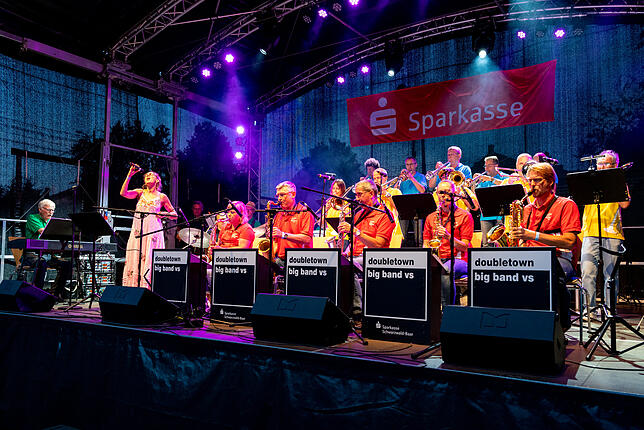 Kulturnacht Schwenningen.
Mauthepark, Dounletown Bigband VS