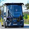 Die Kleinbusse sind technisch in der Lage, ohne Fahrer zu fahren, werden aber einen Sicherheitsfahrer an Bord haben. Das Land fördert ...