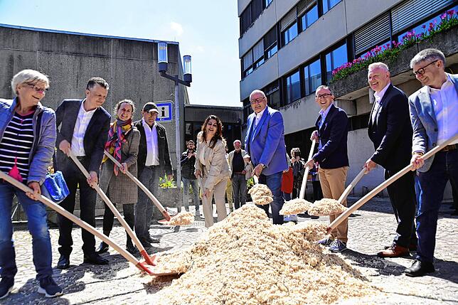 Bild 34: Tausende feiern St. Georgens neue Stadtmitte