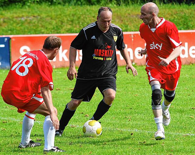Bild 4: Erinnerungen an das Spiel der Legenden im Sommer 2013 auf der Richterwiese