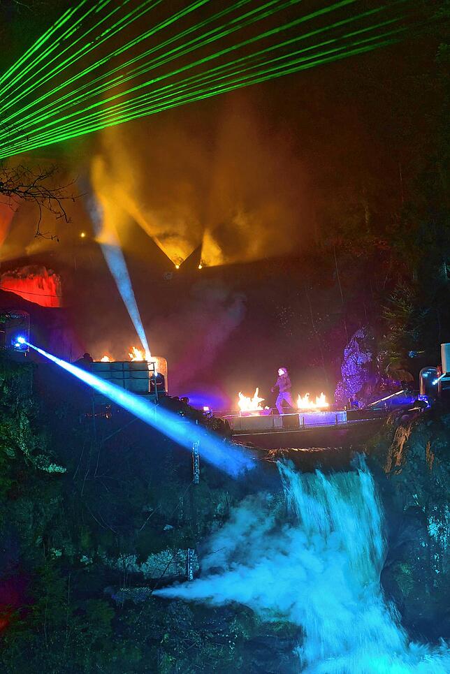 Stichflammen, Laserelemente und mehr sind Bestandteil der Feuershow von Hannes Schwarz, die er auch in diesem Jahr mitten auf dem ...