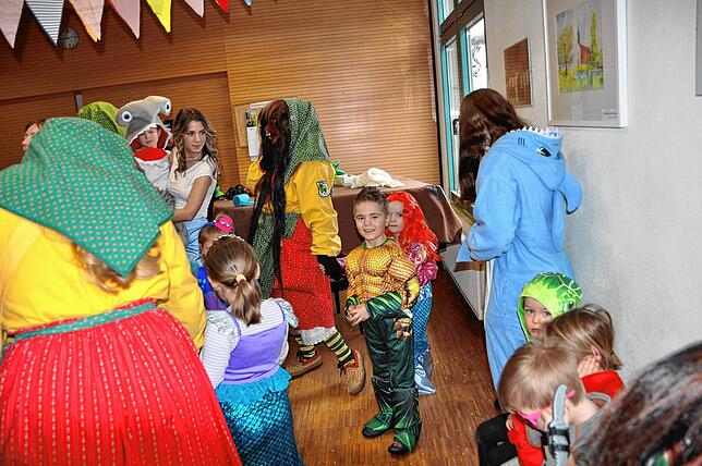 Bild 35: Narren befreien Kindergartenkinder in Hepbach und Leimbach – Die schönsten Bilder!