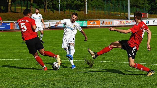 Spielbereit: Ionotan-Rares Baldean (Mitte) wird dem SV 08 Laufenburg am Samstag in der Partie gegen den FSV RW Stegen wieder zur ...