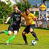 In der Hinrunde der vergangenen Saison gewann der FC Öhningen-Gaienhofen (rechts Daniel Fiore Tapia) gegen den FC Steißlingen (Gianluca ...