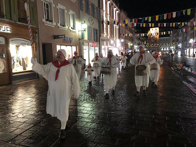 Bild 7: Mit den wenigsten Augen zum Würfelglück: Lukas Müller ist der Narro 2020 der Waldshuter Fasnacht