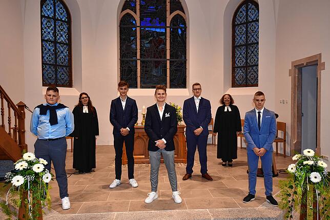 Am Wochenende, 10. und 11. Oktober, haben 18 Jugendliche ihre Konfirmation in der Christuskirche gefeiert. Mit der Konfirmation sagen ...