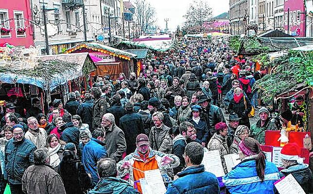 Bild 3: Der erste Adventssamstag in Konstanz: So wenige Menschen haben Sie zur Weihnachtszeit garantiert noch nie in der Innenstadt gesehen