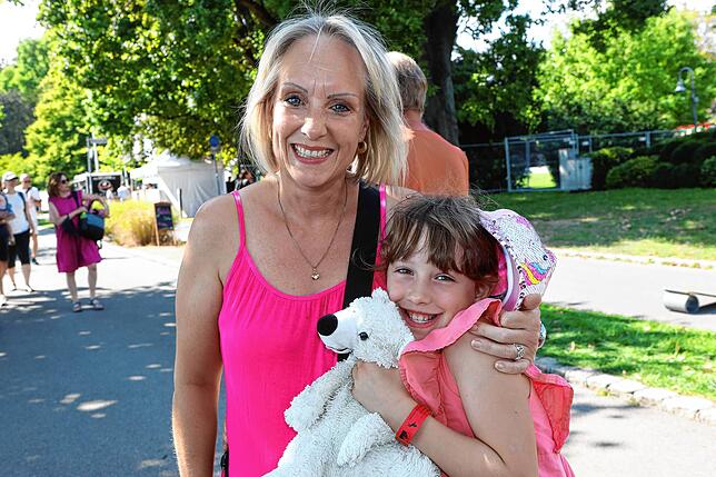 Bild 18: Beim Seenachtfest 2023 treffen sich im Stadtgarten und an der Seestraße alle Generationen