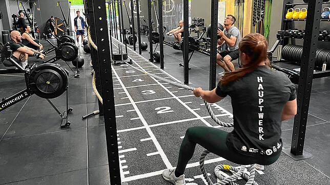 Hyrox ist eine der neuen Trendsportarten in Deutschland. Im Injoy in Villingen wird diese seit April angeboten.