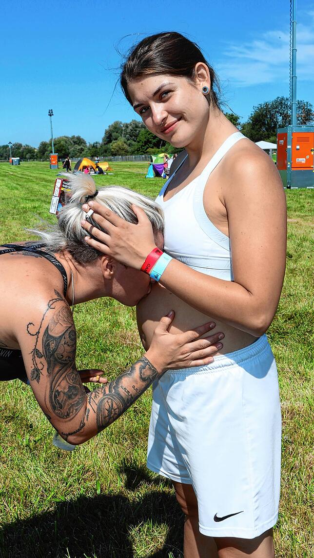 Bild 28: So sieht Vorfreude auf das Seenachtfest aus! Auf dem Konstanzer Flugplatz wird wieder gecampt