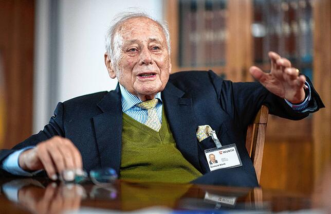 Reinhold Würth, Gründer des Konzerns Würth, ist seit 73 Jahren im Unternehmen. Mit 14 Jahren wurde er von seinem Vater von der Schule ...