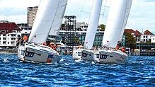 Mit Profis in Yachten auf den See vor Friedrichshafen. Beim Interboot Mediencup geht es heiß her auf dem Wasser. Mit dem SÜDKURIER ...
