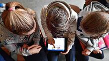 Schülerinnen und Schüler müssen klar vermittelt bekommen, welche Gefahren im Netz lauern.