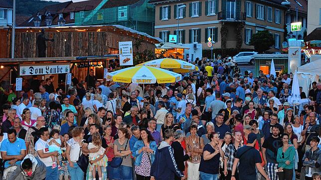 Eine Szene vom letzten Markdorfer Stadtfest vor Corona. Die Vereine hoffen, dass dieses Mal auch wieder so viele Besucher kommen.