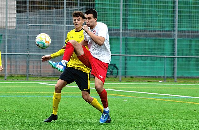 Bild 11: Spannendes Linzgauderby zwischen SC Pfullendorf II und SV Denkingen. Wir haben die besten Bilder!