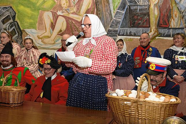 Bild 9: Alle Bilder zum Schmotzigen Dunschtig: Narren übernehmen das Singener Rathaus
