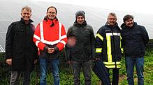 Die Verantwortlichen bei der offiziellen Inbetriebnahme des Solarparks (von links): Jörg Dürr-Pucher, Bürgermeister Micha Bächle, Felix ...