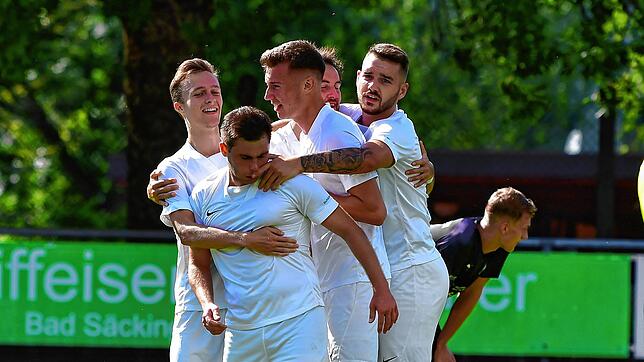 Jubel beim FC Wehr/Brennet: Durch einen Treffer nach einer Traumkombination konnte sich der Bezirksligist vom Hochrhein am Wochenende ...