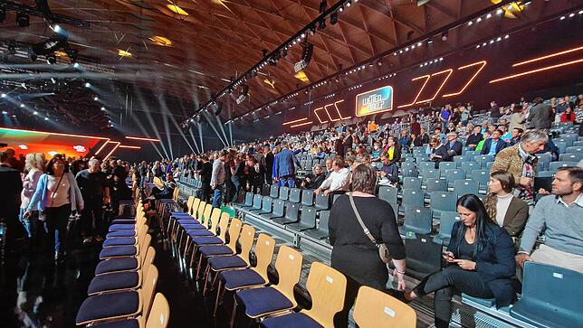 Bild 7: Bilder von "Wetten, dass..?" in Friedrichshafen: Blick in die Halle
