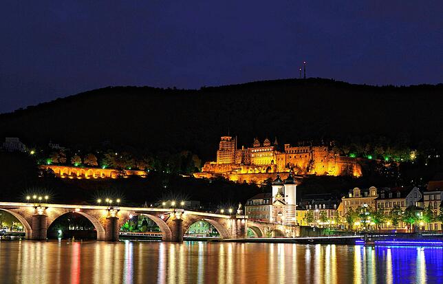 Heidelbergs Altstadt zählt zu den schönsten in Deutschland – mit Schlossblick.