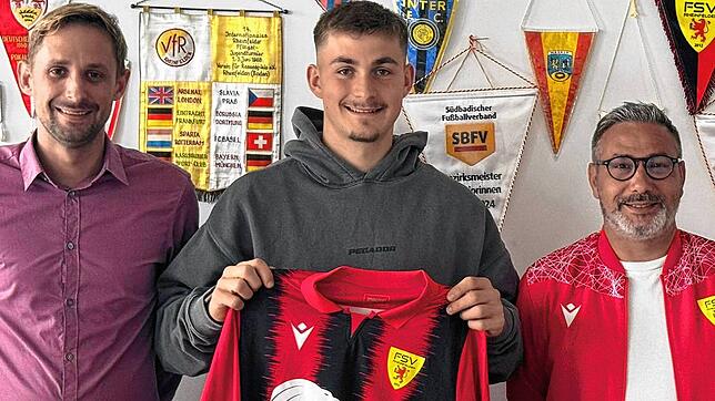Kaderverjüngung: Vorsitzender Patrick da Rugna (links) und sein 3. Vorsitzender Joachim Sperker (rechts) freuen sich über die Zusage von ...