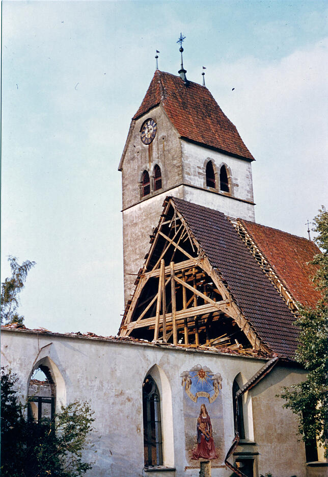 1980 wurde das Kirchenschiff von St. Jodokus abgerissen. Dabei gingen unter anderem der denkmalgeschützte Dachstuhl und eine wunderschön ...