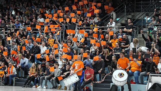 Die Fans der wiha.Panthers werden vorerst warten müssen, bis sie ihre Mannschaft wieder unterstützen können. In der Liga Pro A wurde ...