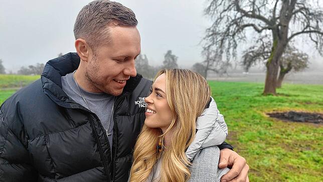 TV-Star und Landwirt Patrick Romer und seine Partnerin Amelie Henze. Sie wollen ihre Beziehung nicht für eine Fernsehsendung aufs Spiel ...