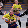 Katja Allgaier (am Ball, hier im Spiel gegen Schozach) steuerte vier Tore zum SVA-Sieg gegen Friesenheim bei.