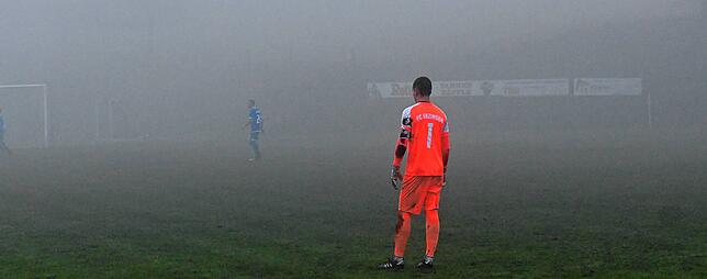 Bild 1: FC Erzingen beendet im Nebel den Siegeszug des SV Buch &ndash; und wir haben die Bilder!